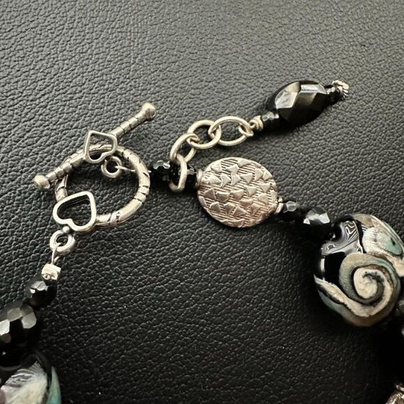 Artisan Hand Crafted Glass Swirl Bead Bracelet 7 3/4 inch - Picture 4 of 5